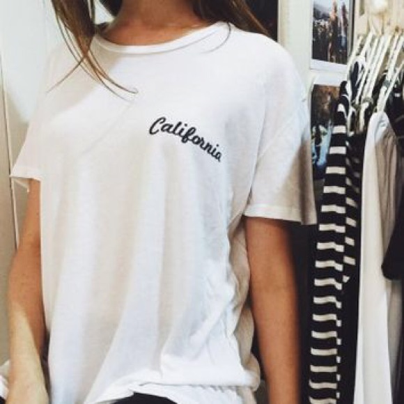 Brandy Melville tee - Picture 1 of 3